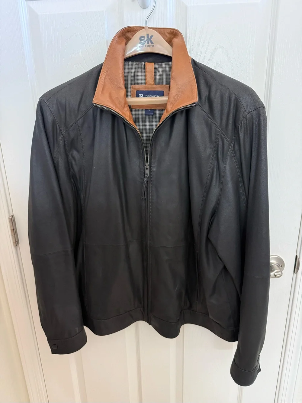 Cremieux XL Men's Black Leather Zip Jacket with Tan Collar